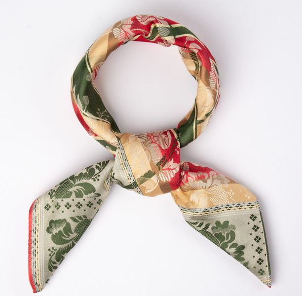 Gabriella silkeskjerf - Gr&oslash;nn, r&oslash;d & beige 