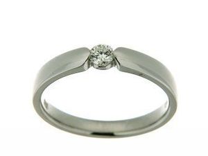 Hovedbilde Kraftig hvitt gull ring med diamant